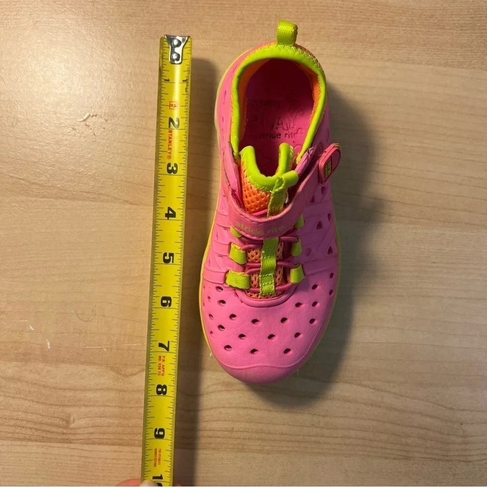 Stride Rite girls pink water hiking shoe. Like new!